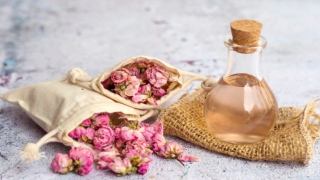 Gül Uçucu Yağı Faydaları ve Kullanımı