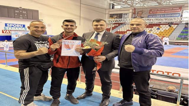 İbrahim Murat Gündüz, Anatolia Spor Kulübü'nün kurucusu ve şampiyon karate antrenörü Cumali Sarıdoğan'ı takdir ettiğini belirtti